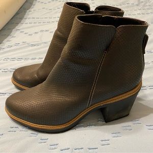 Dr Scholl’s Heeled Boots FinderKeeper